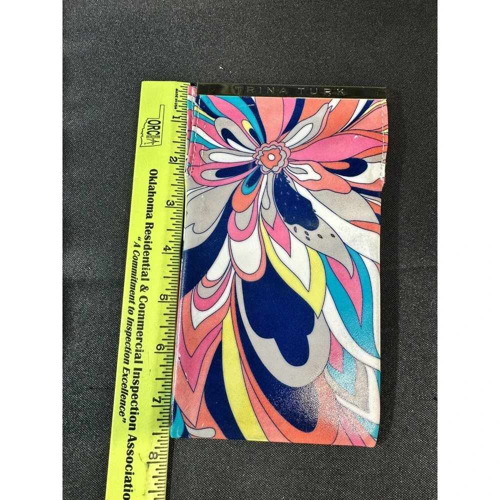 TRINA TURK Magnetic closure Pouch Case for Sunglasses / Phone Floral HTF Pattern